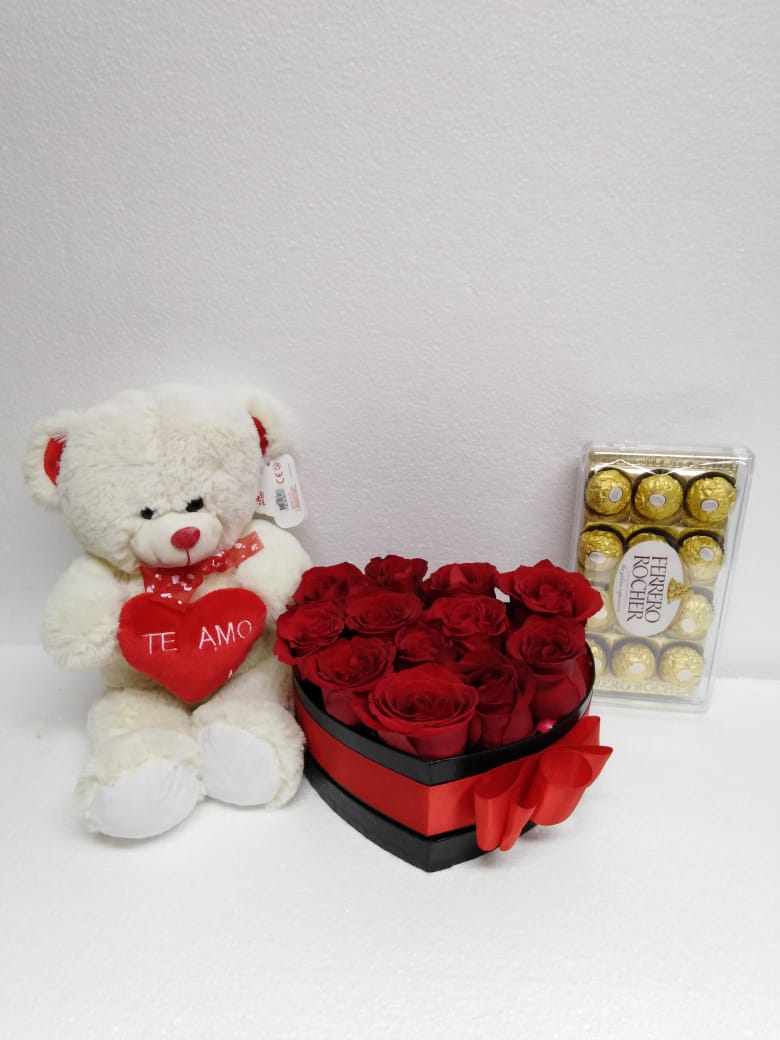 Caja corazón con 12 Rosas más Bombones Ferrero Rocher de 150 Grs y Peluche de 26 cm 